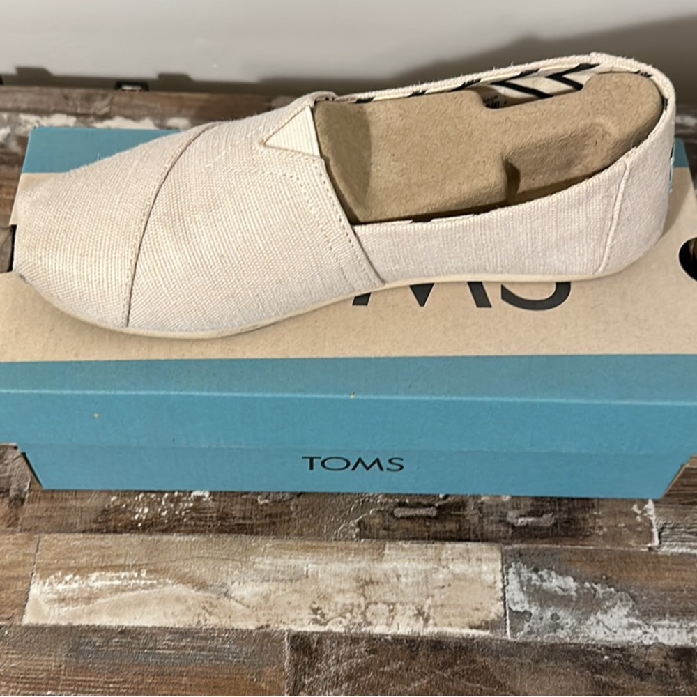 Toms Size 7 Slip In Casual Shoe